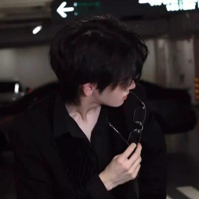 2023最新款情侣头像真人一男一女