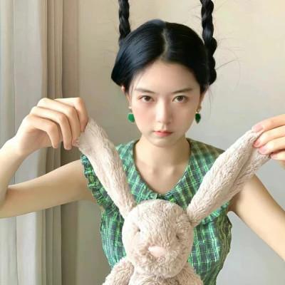 好看的绿色头像女生高清图片36张，清新透亮