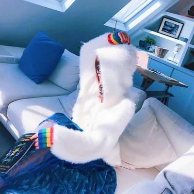 头像戴帽子不露脸图片女