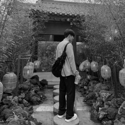 61张高级黑白男生头像