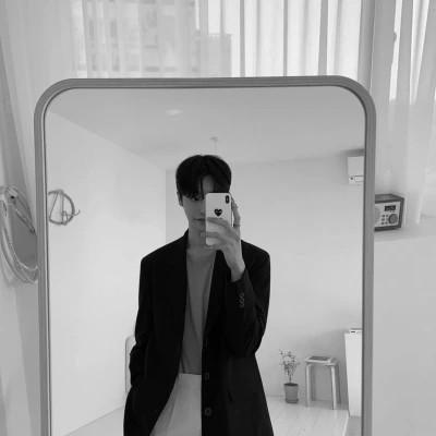 61张高级黑白男生头像