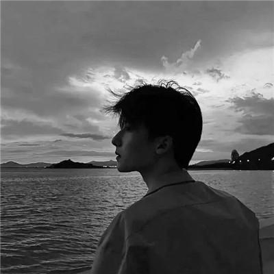84张男生黑白高级感头像