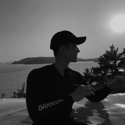 61张高级黑白男生头像