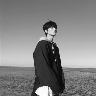 84张男生黑白高级感头像