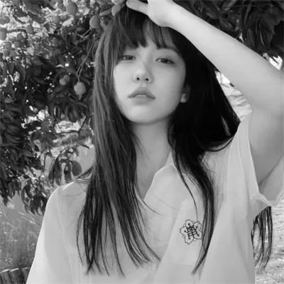 女黑白头像图片真人版52张，逆流而上的黑白文化