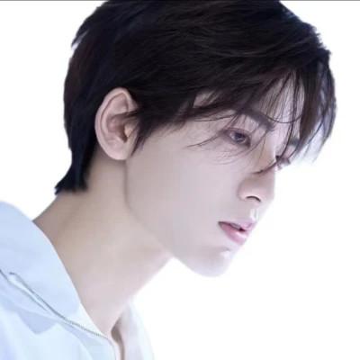 氛围感拉满的小众头像男58张，宝藏男孩！