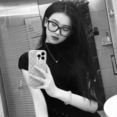 女黑白头像图片真人版52张，逆流而上的黑白文化