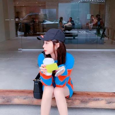 头像戴帽子不露脸图片女