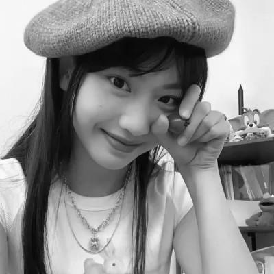 女黑白头像图片真人版52张，逆流而上的黑白文化