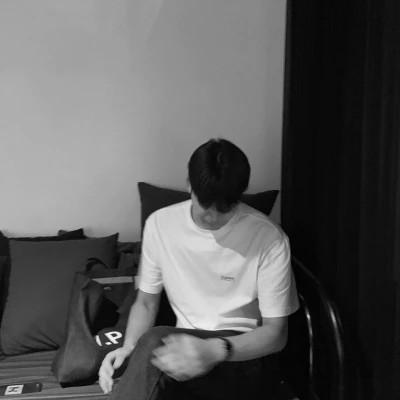 61张高级黑白男生头像
