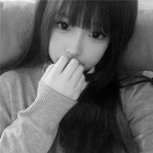 高级范黑白女生头像图片32张