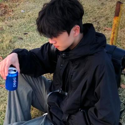 新鲜炫酷，2023最火微信男生头像
