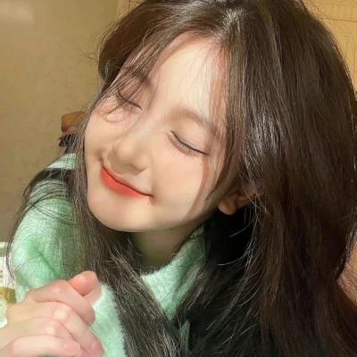 好看的绿色头像女生高清图片36张，清新透亮
