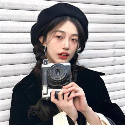 2023最新款微信头像女，突破尘埃
