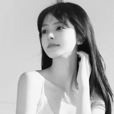 头像图片2023最火爆黑白女生