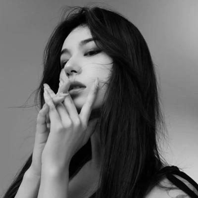 103张女生最酷的照片头像黑白