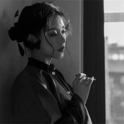 103张女生最酷的照片头像黑白