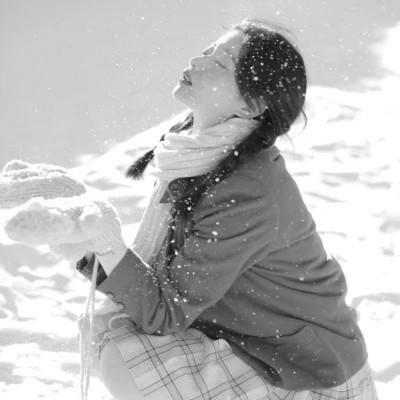 女生微信头像ins高级黑白图片110张
