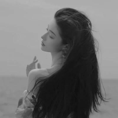 103张女生最酷的照片头像黑白