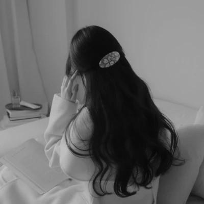 女生微信头像ins高级黑白图片110张