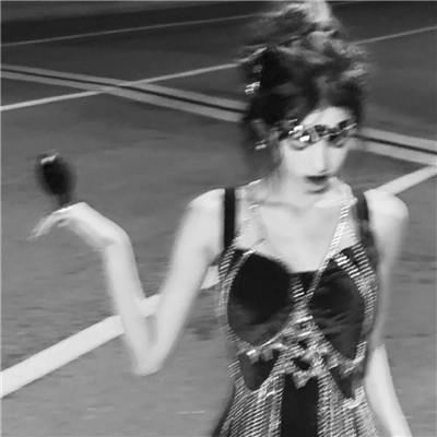 女生微信头像ins高级黑白图片110张