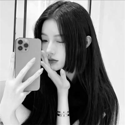 头像图片2023最火爆黑白女生