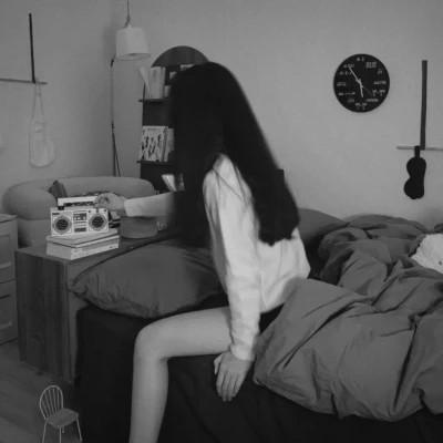 女生微信头像ins高级黑白图片110张
