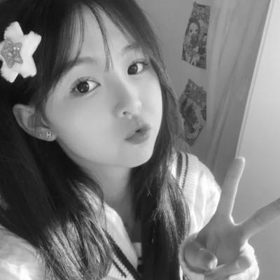 头像图片2023最火爆黑白女生