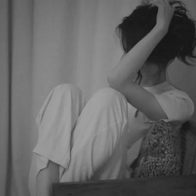 女生微信头像ins高级黑白图片110张