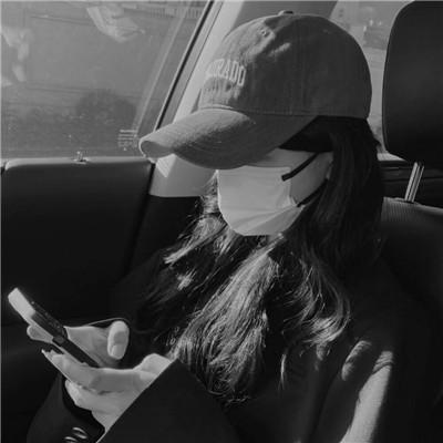 女生微信头像ins高级黑白图片110张