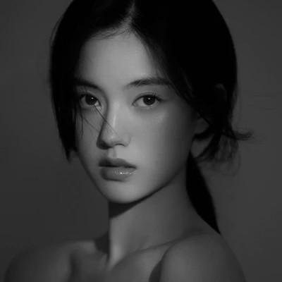 103张女生最酷的照片头像黑白