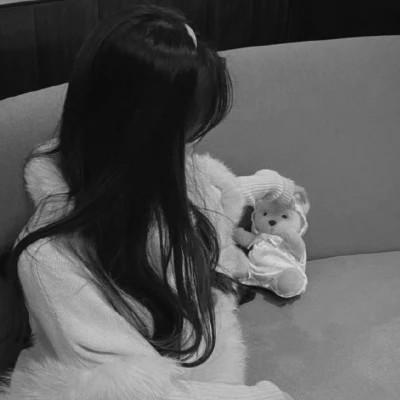 女生微信头像ins高级黑白图片110张