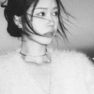 女生微信头像ins高级黑白图片110张