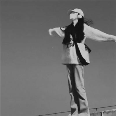 女生微信头像ins高级黑白图片110张