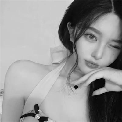 头像图片2023最火爆黑白女生