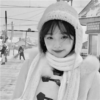 女生微信头像ins高级黑白图片110张