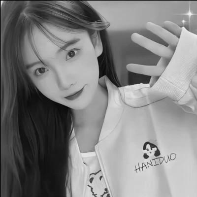 头像图片2023最火爆黑白女生