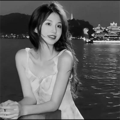 头像图片2023最火爆黑白女生