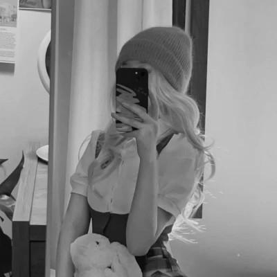 女生微信头像ins高级黑白图片110张