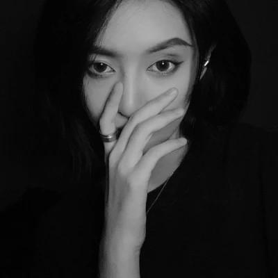 103张女生最酷的照片头像黑白