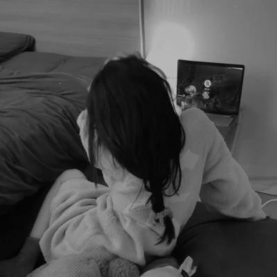 女生微信头像ins高级黑白图片110张