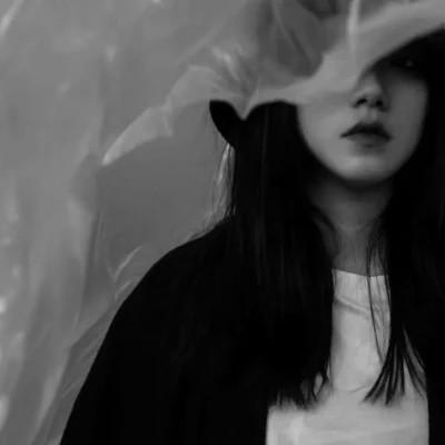 103张女生最酷的照片头像黑白