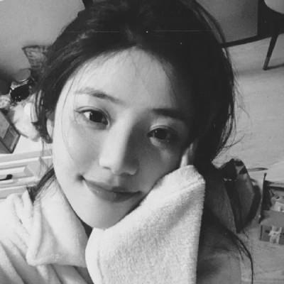 女生微信头像ins高级黑白图片110张