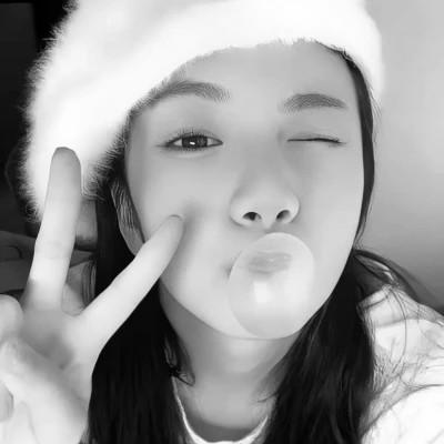 女生微信头像ins高级黑白图片110张