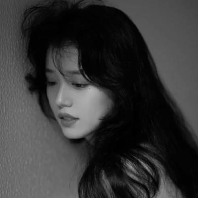 103张女生最酷的照片头像黑白
