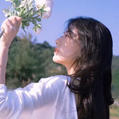 微信女生干净有品位的头像58张