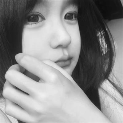 气质微信头像女生黑白108张