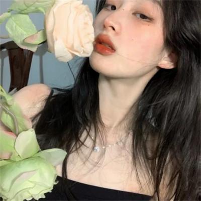 微信女生干净有品位的头像58张
