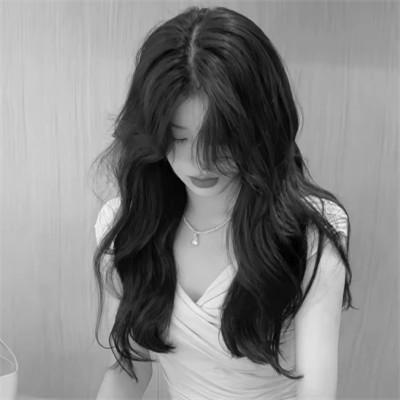 气质微信头像女生黑白108张