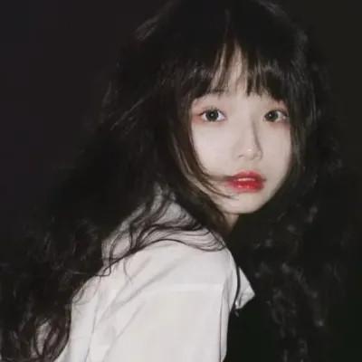 微信女生干净有品位的头像58张